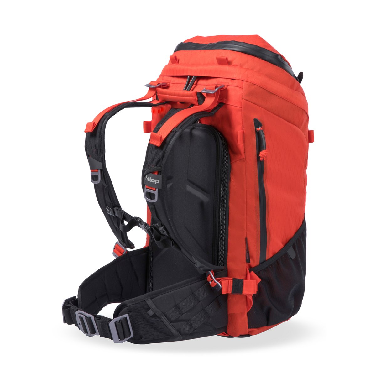F-Stop DuraDiamond Ajna - Magma - Seitenansicht eines roten Rucksacks mit schwarzem Tragesystem, Schulter- und Hüftgurt