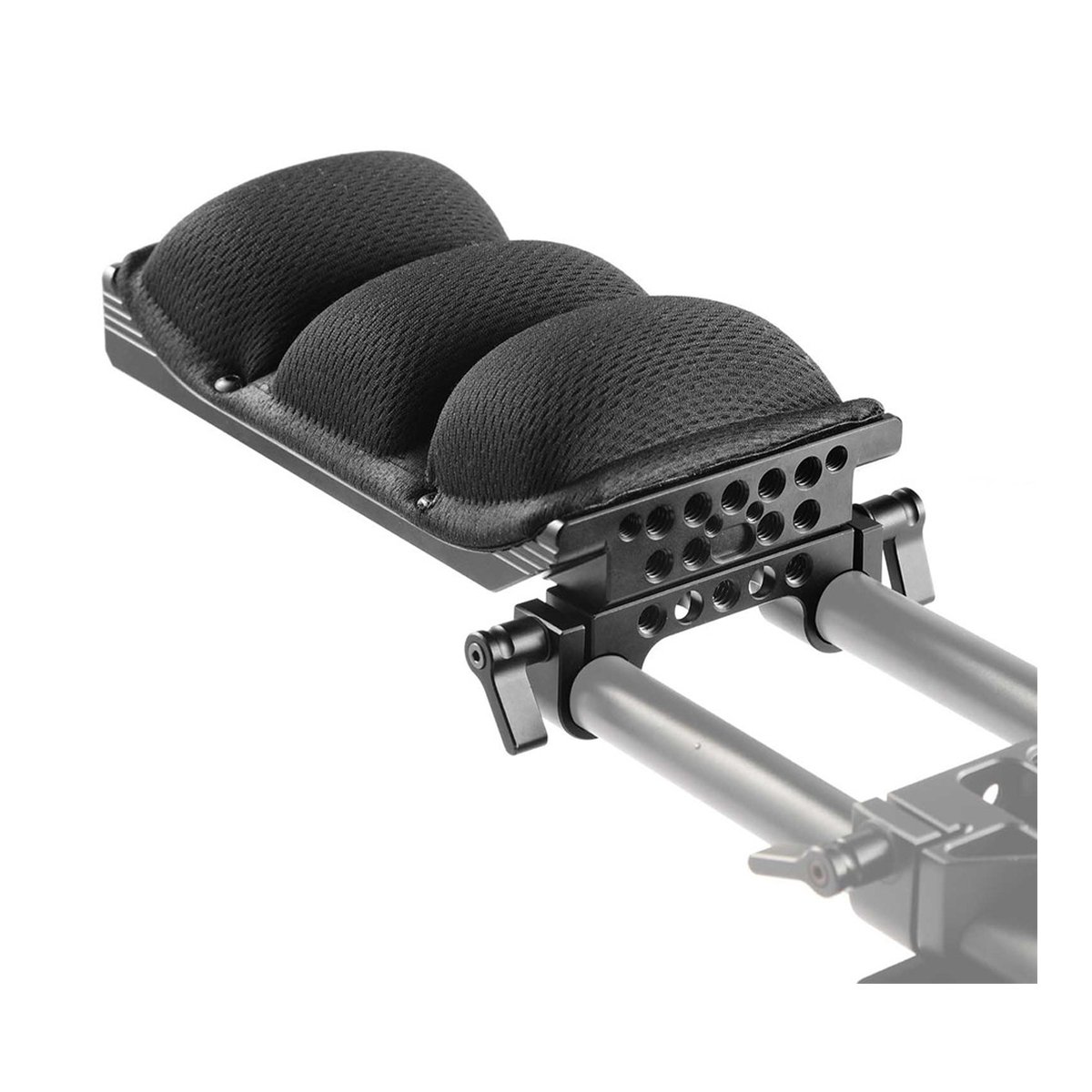 SmallRig 2077 Universal-Schulterpad mit 15 mm RailBlock 2077 - Detailansicht Schulterpolster an Kamera Rig
